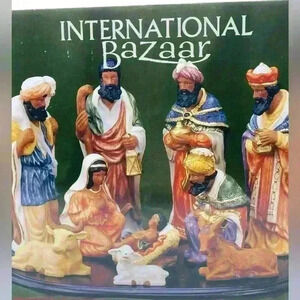 Vintage International Bazaar Nativity 10 Piece Porcelain Wood Base